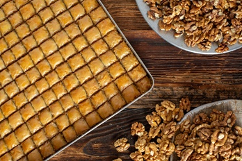 Zenka-Tepsi-Cevizli-Baklava